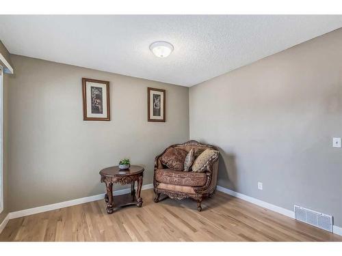 97 Douglas Ridge Circle Se, Calgary, AB - Indoor Photo Showing Other Room