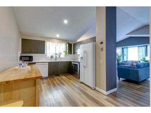 92 Martinwood Road Ne, Calgary, AB - Indoor Photo Showing Kitchen