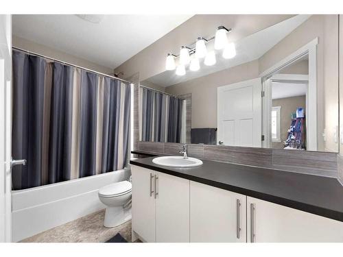 654 Skyview Ranch Grove Ne, Calgary, AB - Indoor Photo Showing Bathroom