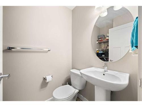 654 Skyview Ranch Grove Ne, Calgary, AB - Indoor Photo Showing Bathroom