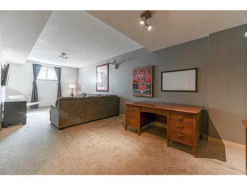 3651 77 Street Nw, Calgary, AB - Indoor