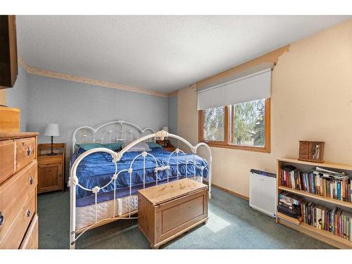 2836 Cedar Ridge Drive Sw, Calgary, AB - Indoor Photo Showing Bedroom