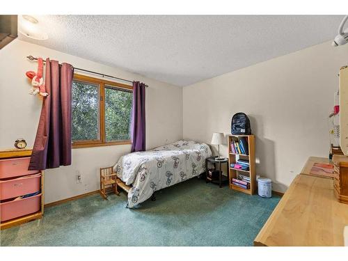 2836 Cedar Ridge Drive Sw, Calgary, AB - Indoor Photo Showing Bedroom