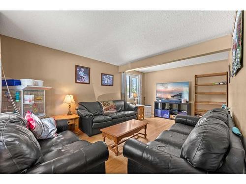 2836 Cedar Ridge Drive Sw, Calgary, AB - Indoor Photo Showing Living Room