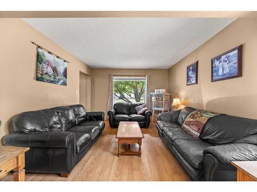 2836 Cedar Ridge Drive Sw, Calgary, AB - Indoor Photo Showing Living Room