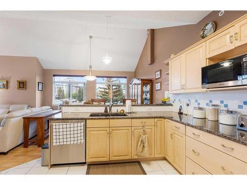 ,-2118 Patterson View Sw, Calgary, AB - Indoor Photo Showing Kitchen