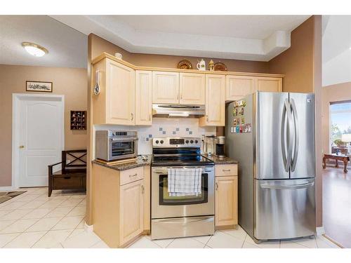 ,-2118 Patterson View Sw, Calgary, AB - Indoor Photo Showing Kitchen