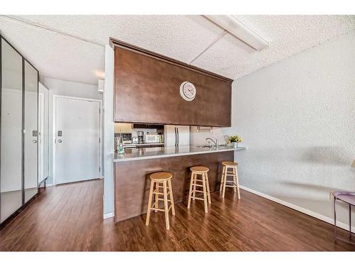 1811-221 6 Avenue Se, Calgary, AB - Indoor Photo Showing Kitchen