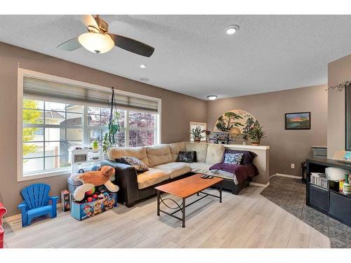 108 Tuscany Springs Gardens Nw, Calgary, AB - Indoor Photo Showing Living Room