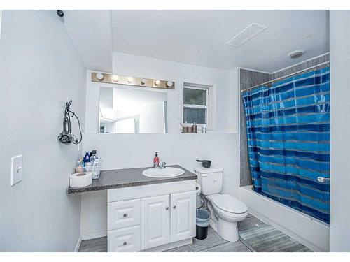 1306 1St Avenue, Canmore, AB - Indoor Photo Showing Bathroom