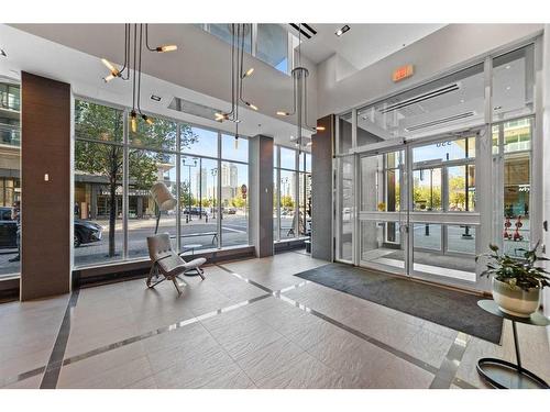 610-550 Riverfront Avenue Se, Calgary, AB - Indoor