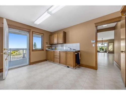 42053 Township Road 252, Rural Rocky View County, AB - Indoor Photo Showing Other Room