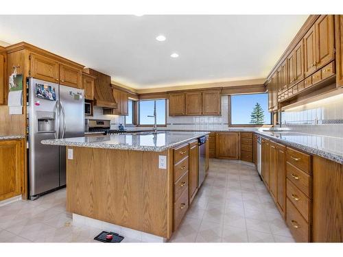 42053 Township Road 252, Rural Rocky View County, AB - Indoor Photo Showing Kitchen