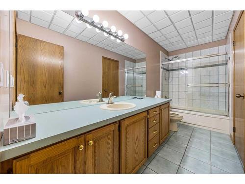 42053 Township Road 252, Rural Rocky View County, AB - Indoor Photo Showing Bathroom