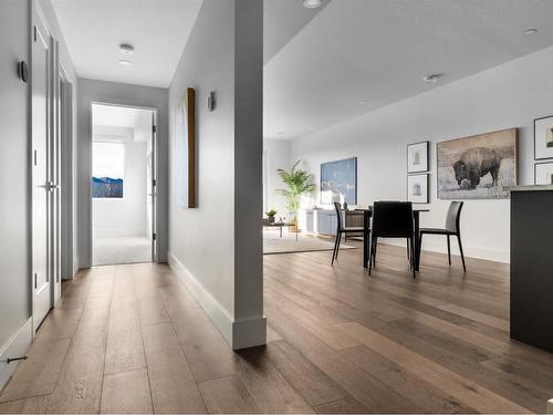 27 Royal Birch Cove Nw, Calgary, AB - Indoor Photo Showing Living Room