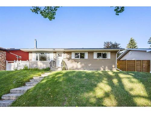 6112 4 Street Ne, Calgary, AB - Outdoor