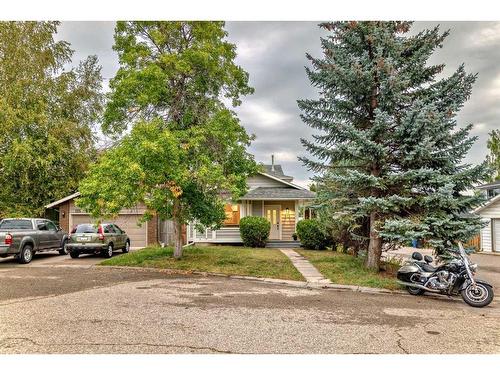 111 Sunmills Place Se, Calgary, AB - Outdoor