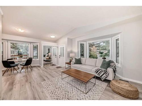 111 Sunmills Place Se, Calgary, AB - Indoor Photo Showing Living Room