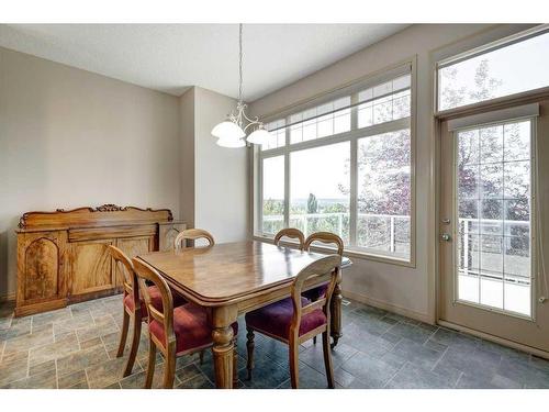 7823 Springbank Way Sw, Calgary, AB - Indoor Photo Showing Dining Room