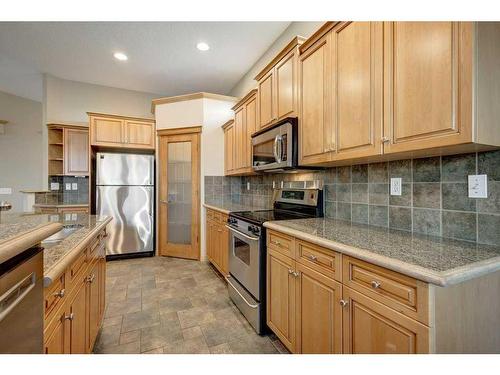 7823 Springbank Way Sw, Calgary, AB - Indoor Photo Showing Kitchen