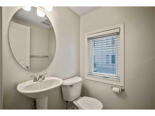 707 Auburn Bay Square Se, Calgary, AB - Indoor Photo Showing Bathroom