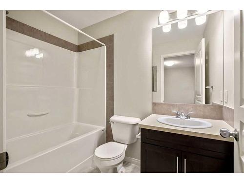 707 Auburn Bay Square Se, Calgary, AB - Indoor Photo Showing Bathroom