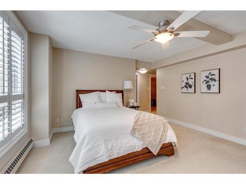 1505-400 Eau Claire Avenue Sw, Calgary, AB - Indoor Photo Showing Bedroom