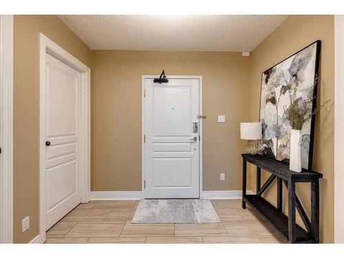 1505-400 Eau Claire Avenue Sw, Calgary, AB - Indoor Photo Showing Other Room