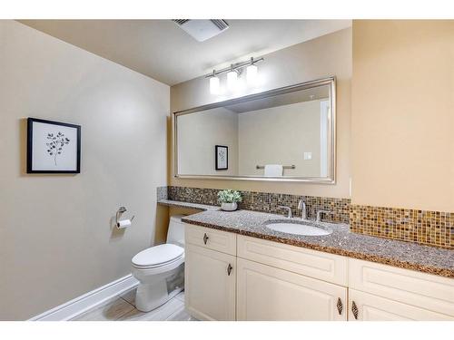 1505-400 Eau Claire Avenue Sw, Calgary, AB - Indoor Photo Showing Bathroom