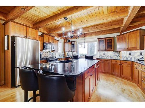 2407 Hwy 582, Didsbury, AB - Indoor Photo Showing Kitchen