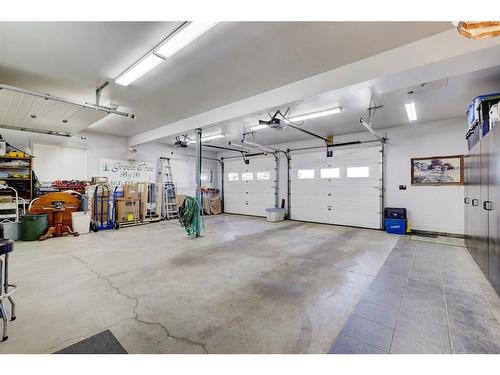 2407 Hwy 582, Didsbury, AB - Indoor Photo Showing Garage