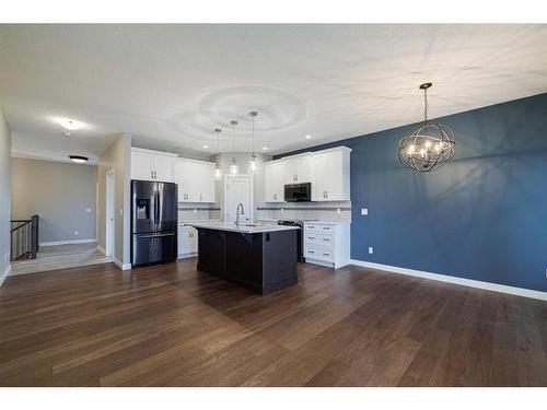 20 Stone Garden Crescent, Carstairs, AB - Indoor Photo Showing Kitchen