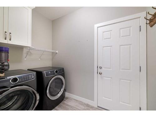 20 Stone Garden Crescent, Carstairs, AB - Indoor Photo Showing Laundry Room