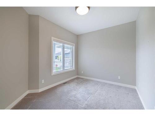 20 Stone Garden Crescent, Carstairs, AB - Indoor Photo Showing Other Room