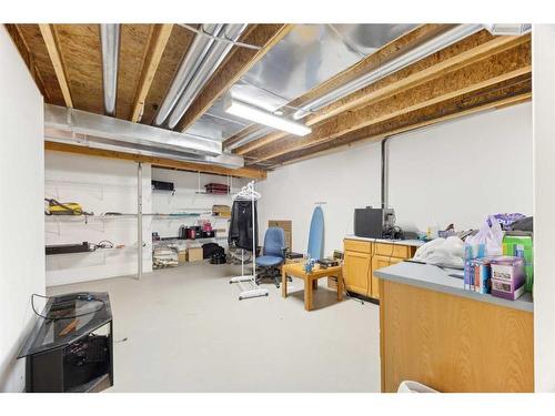 95-72 Millside Drive Sw, Calgary, AB - Indoor Photo Showing Other Room