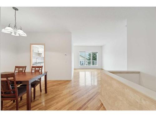 95-72 Millside Drive Sw, Calgary, AB - Indoor Photo Showing Dining Room