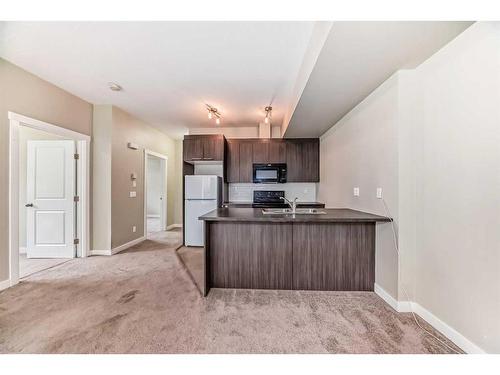 198-300 Marina Drive, Chestermere, AB - Indoor Photo Showing Kitchen