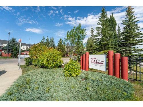 308-26 Val Gardena View Sw, Calgary, AB - Outdoor