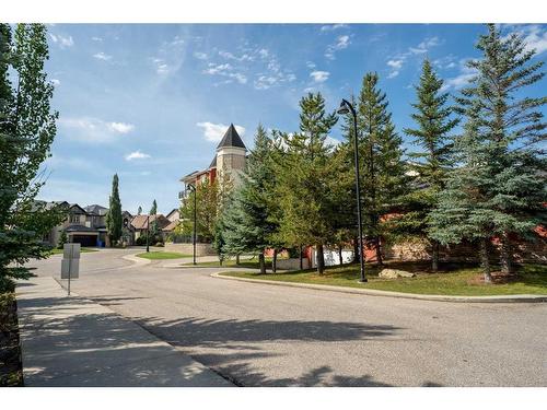 308-26 Val Gardena View Sw, Calgary, AB - Outdoor