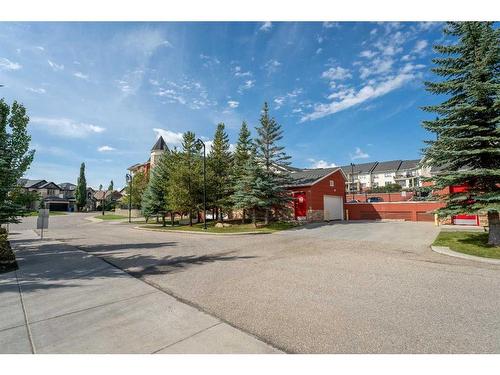 308-26 Val Gardena View Sw, Calgary, AB - Outdoor