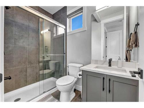 26 Chelsea Bay, Chestermere, AB - Indoor Photo Showing Bathroom