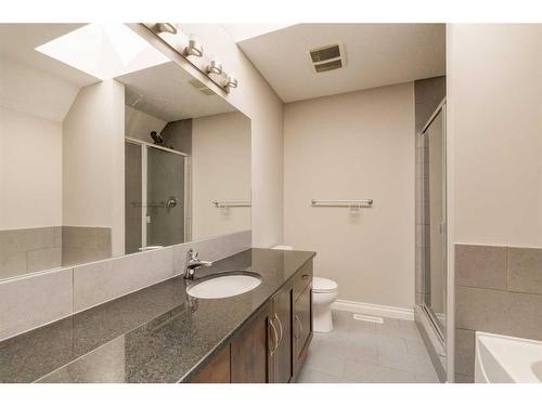 2-1617 27 Avenue Sw, Calgary, AB - Indoor Photo Showing Bathroom