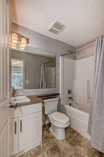 211-355 Nolancrest Heights Nw, Calgary, AB - Indoor Photo Showing Bathroom