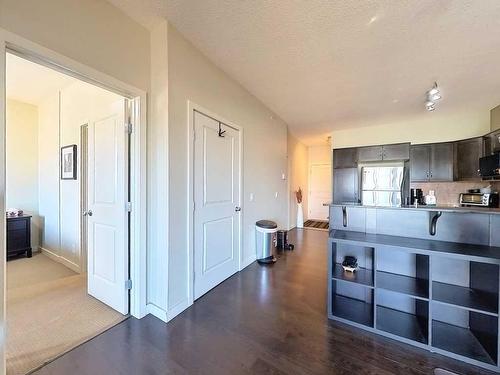 303-2012 1 Street Nw, Calgary, AB - Indoor Photo Showing Kitchen