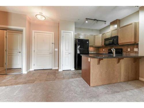 101-52 Cranfield Link Se, Calgary, AB - Indoor Photo Showing Kitchen