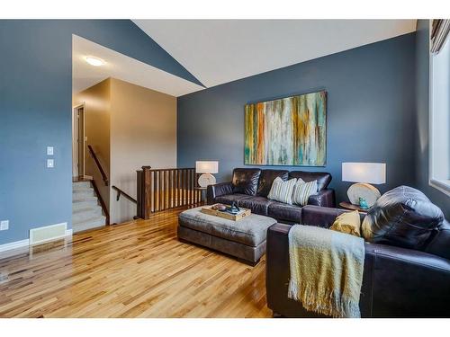 73 Cranwell Green Se, Calgary, AB - Indoor Photo Showing Living Room