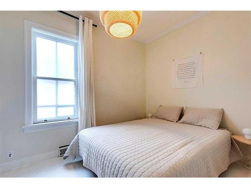 1309 11 Avenue Se, Calgary, AB - Indoor Photo Showing Bedroom