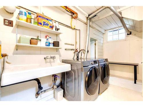 1309 11 Avenue Se, Calgary, AB - Indoor Photo Showing Laundry Room