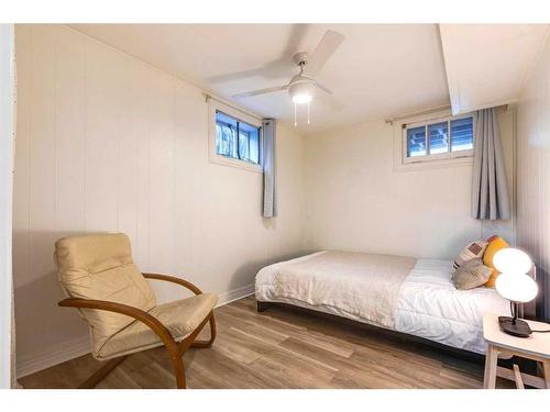 1309 11 Avenue Se, Calgary, AB - Indoor Photo Showing Bedroom