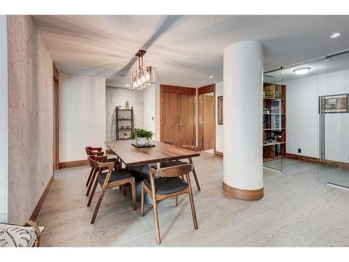 407-738 1 Avenue Sw, Calgary, AB - Indoor Photo Showing Dining Room